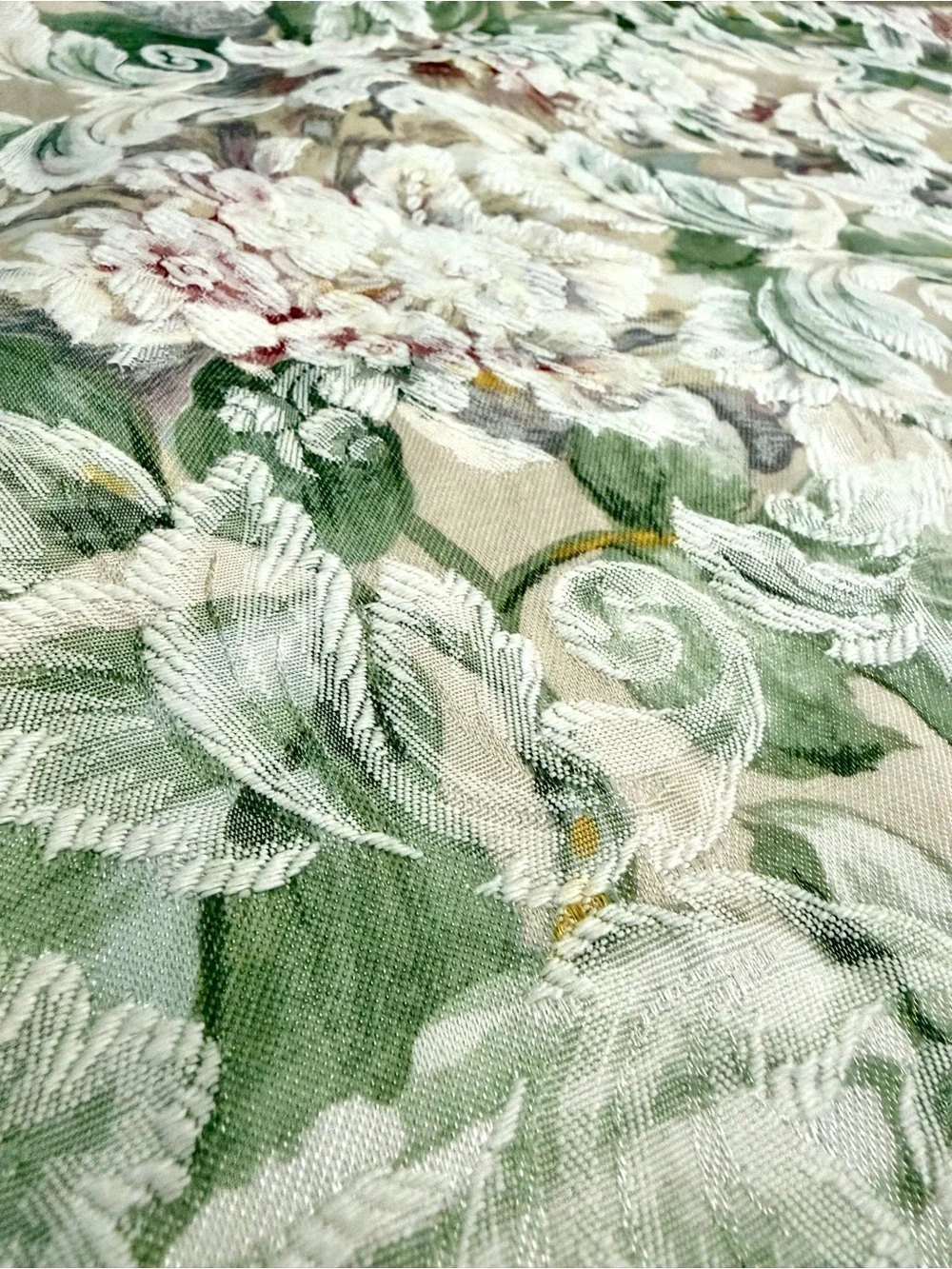 Vintage English Cottage Style Oval Tablecloth with Dusty Pink Florals